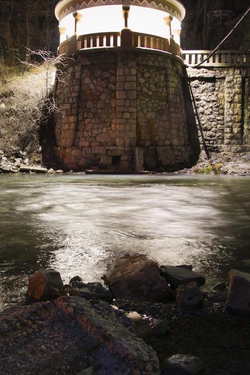 ホテル Pensiunea Floare De Colt Băile Herculane エクステリア 写真